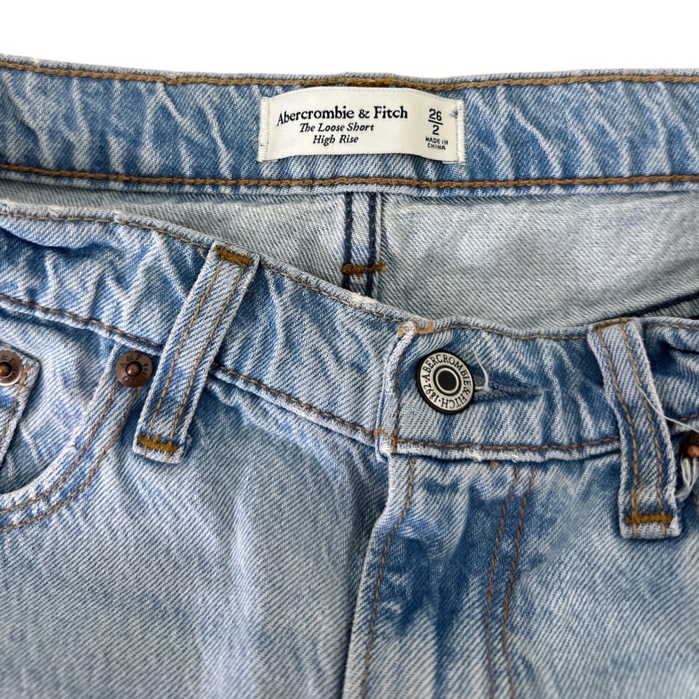 Abercrombie & Fitch The Loose Short High Rise Light Wash Denim Shorts Size 26 2 - Picture 3 of 5